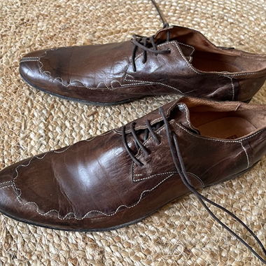 Belles chaussures en cuir élégantes