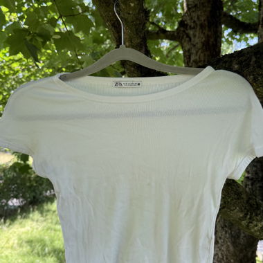 T-shirt Zara bianco a coste