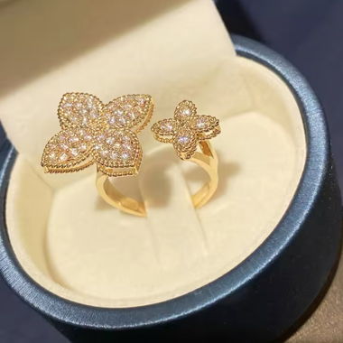 Trebol gold glitter ring