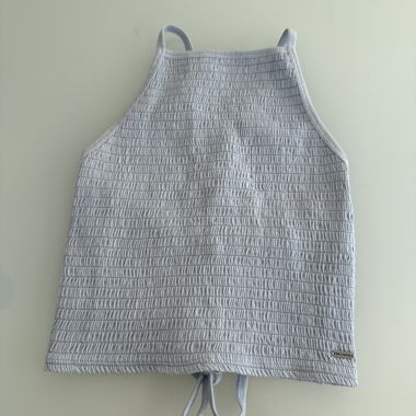 Crop top smock azzurro chiaro con spalline sottili