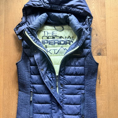 Superdry Steppweste mit Kapuze 