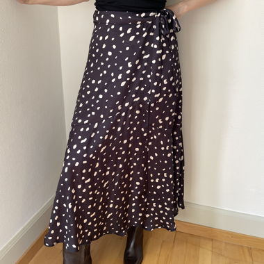 Gonna a portafoglio con pois