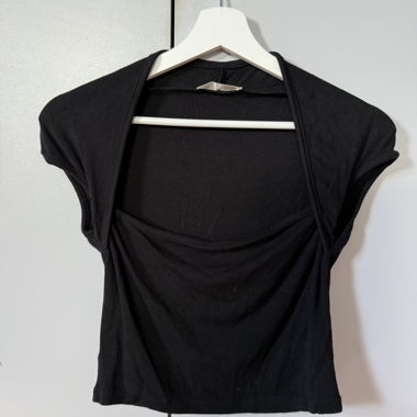 Haut noir à manches courtes Stradivarius