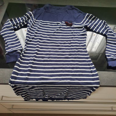 Gestreifter Pullover