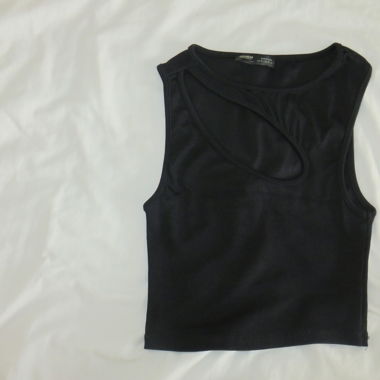 black crop top