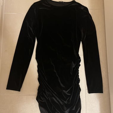 Black long-sleeve dress