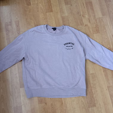 Essential Collection Sweatshirt