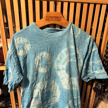 tie-dye hippie t-shirt 