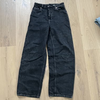 Black baggy jeans