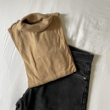 Col roulé beige 