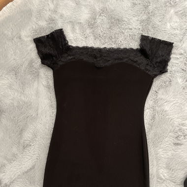 Robe noir en dentelle 
