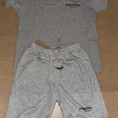 Essentials Set grey
