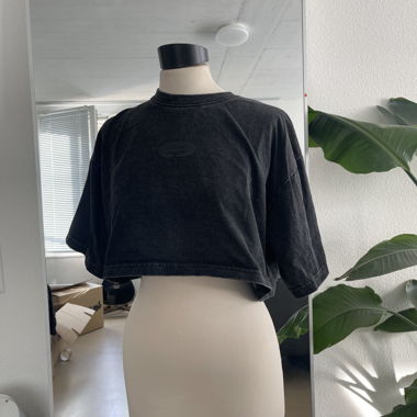 baggy cropped tshirt