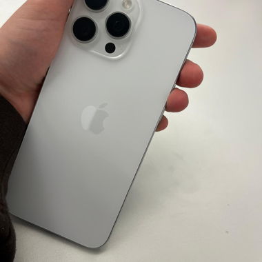 Apple iPhone 16 Pro Max in White