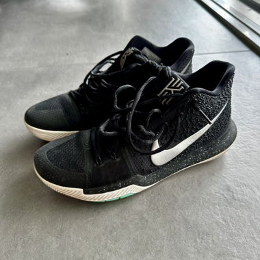 Chaussure Nike Kyrie Irving 