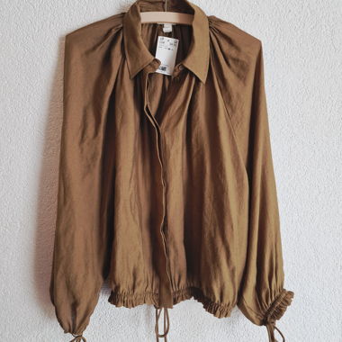 Chemisier marron à manches bouffantes H&M