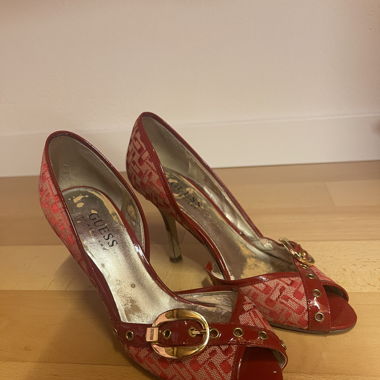 GUESS high heels red