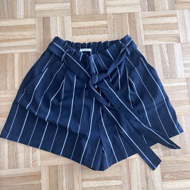 Short a righe con cordoncino