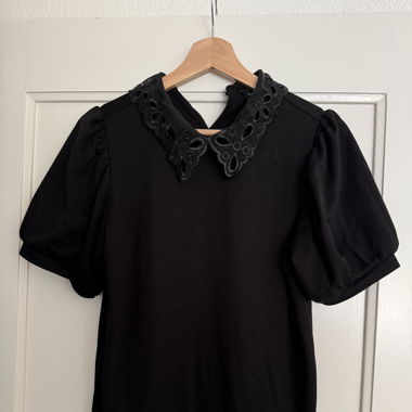 Chic black t-shirt