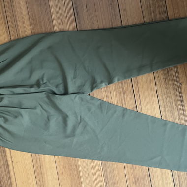 Chino vert en tissu de luxe italien