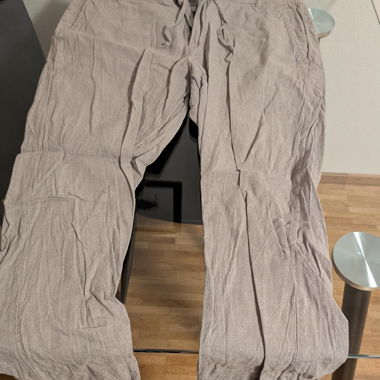 Linen trousers by Lindbergh