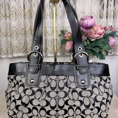 100% Original Coach Soho Tote Bag M Size
