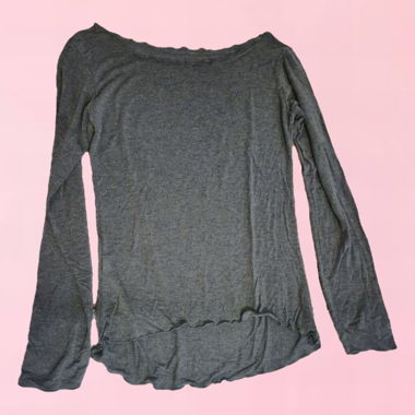 Graues Langarmshirt