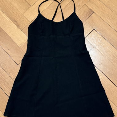 Piccolo vestito nero con spalline sottili 38/40