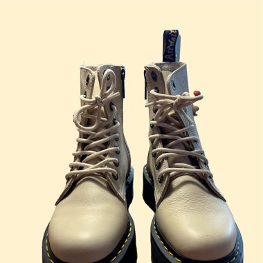 Dr. Martens Jadon III 