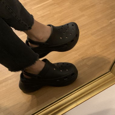 Zoccoli Crocs neri con plateau W9