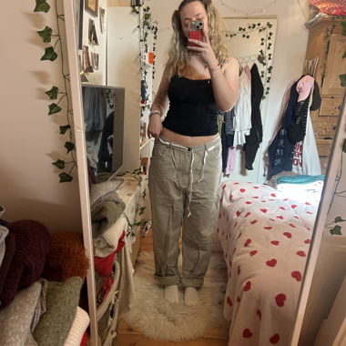 Beige relaxed Casual-Hose mit Gürtel