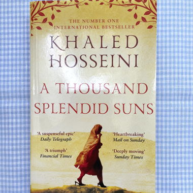 A THOUSAND SPLENDID SUNS (KHALED HOSSEINI) 