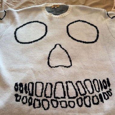 Pull d'hiver squelette