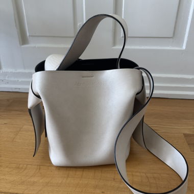 Gebrauchte Acne Musubi Tasche
