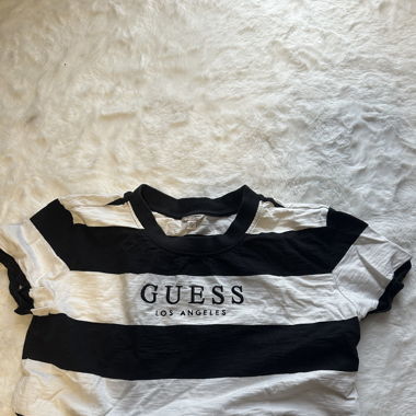 Guess T-shirt