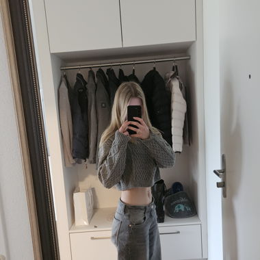 Bauchfreier Pulli