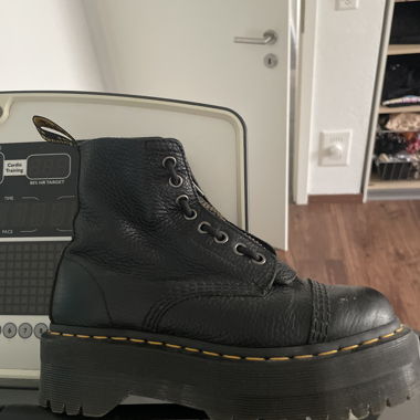 Dr.Martens