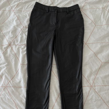 Schwarze Lederhose