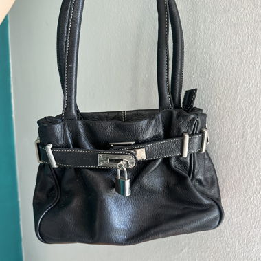 Sac à main noir en cuir vintage