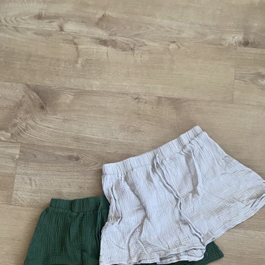 2 kurze Sommerhosen