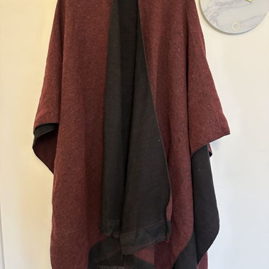 Bordeaux-Coloured Poncho with Fringes