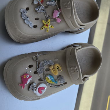 Crocs Clogs mit Charms
