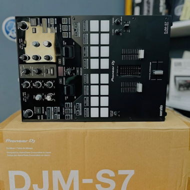 Mixeur Pioneer DJ DJM-S7