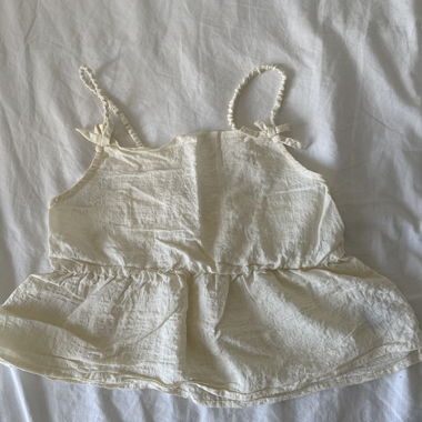 Pretty H&M Top in a Flirtatious Style
