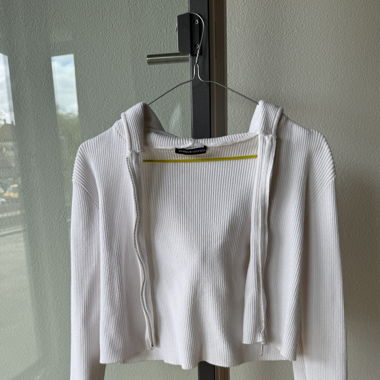 Sweatjacke / Weiss / Brandy Melville
