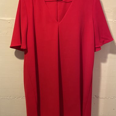Vestito rosso Zara con scollo a V