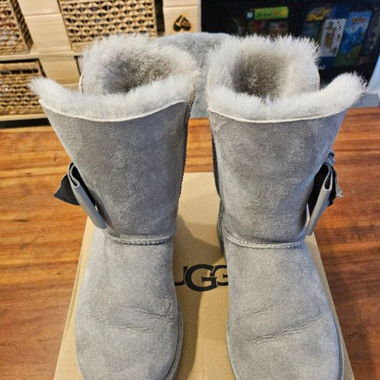 UGG hellgrau Grösse 37