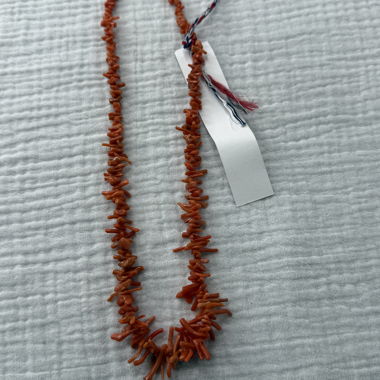Halskette aus rotem Korallenschmuck