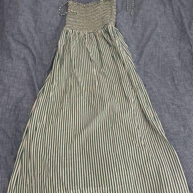 Gestreiftes Sommerkleid