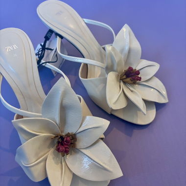 Mules Zara avec fleurs